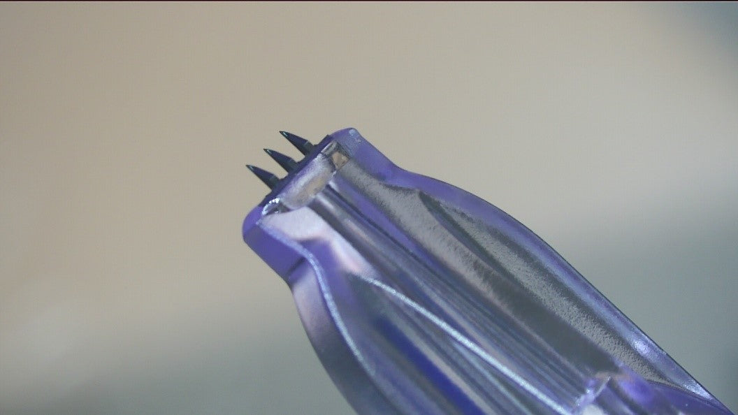 really close up image of the MicronJet 0.6mm nano needle